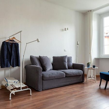 A Central Quiet Sunny Studio In Verbania Bagian luar foto