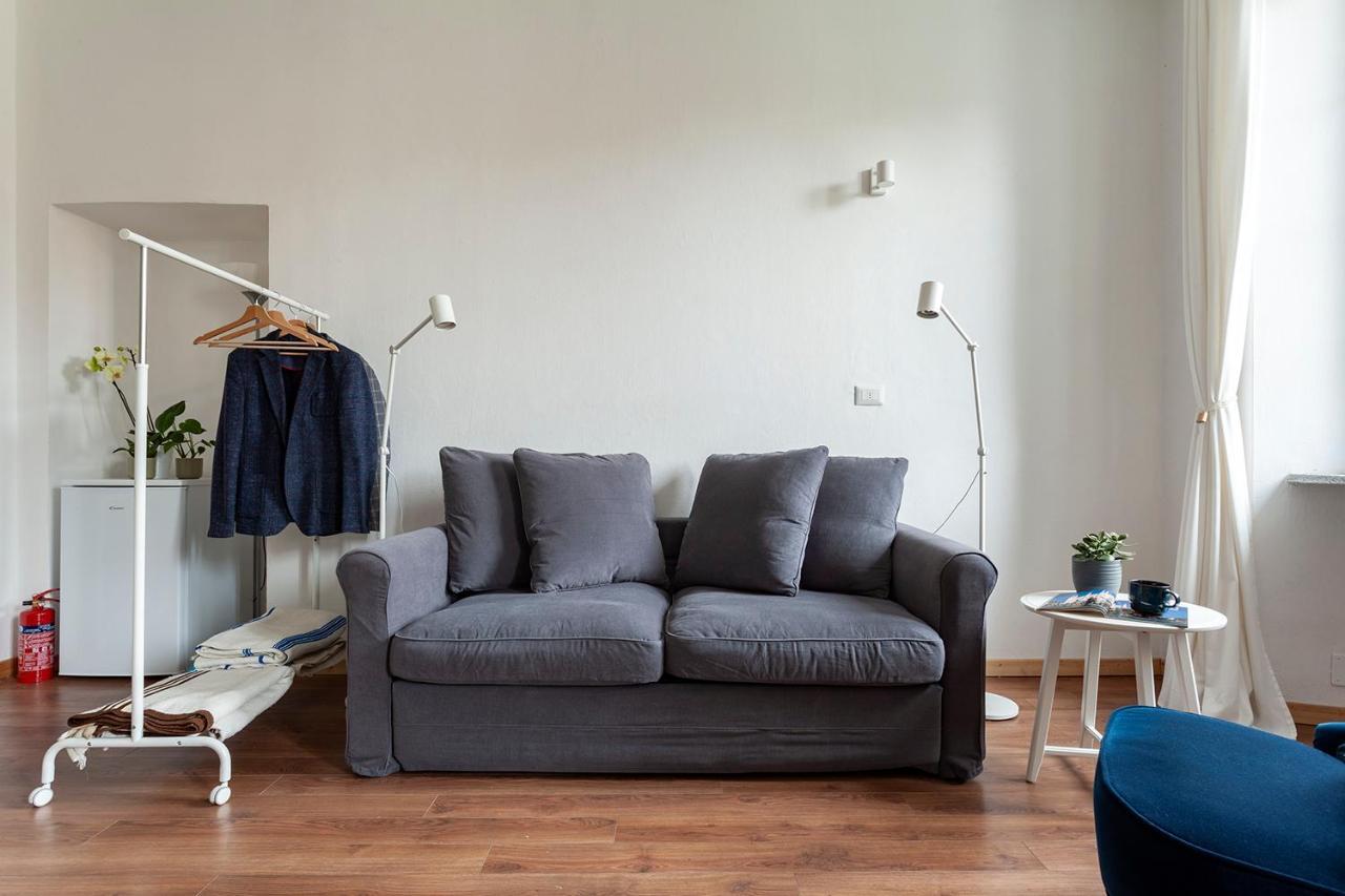 A Central Quiet Sunny Studio In Verbania Bagian luar foto